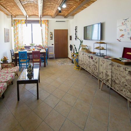 Lala Salama San Leone Extérieur photo