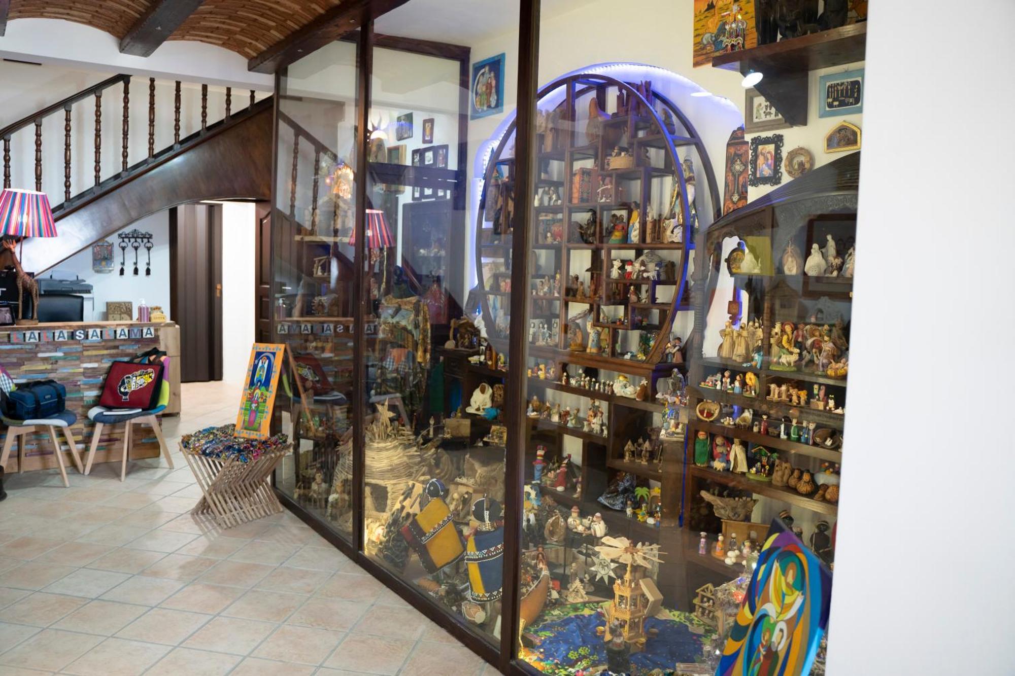 Lala Salama San Leone Extérieur photo